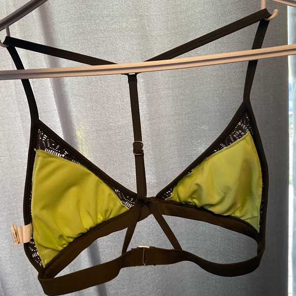 Size M bikini top - Picture 3 of 3